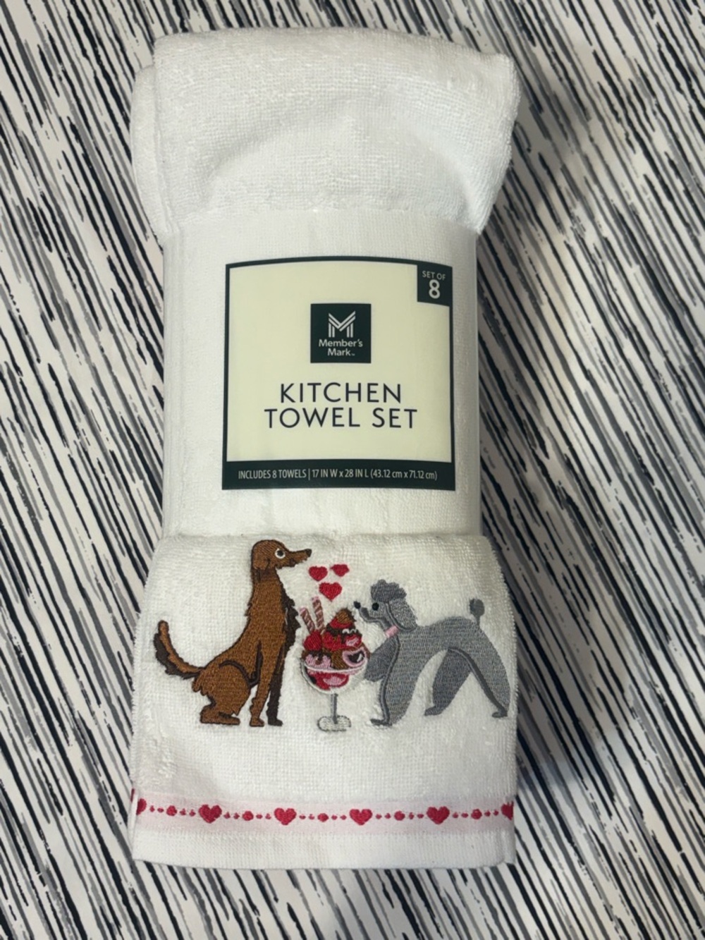 Member's Mark White Kitchen Towel Set with Dog Design